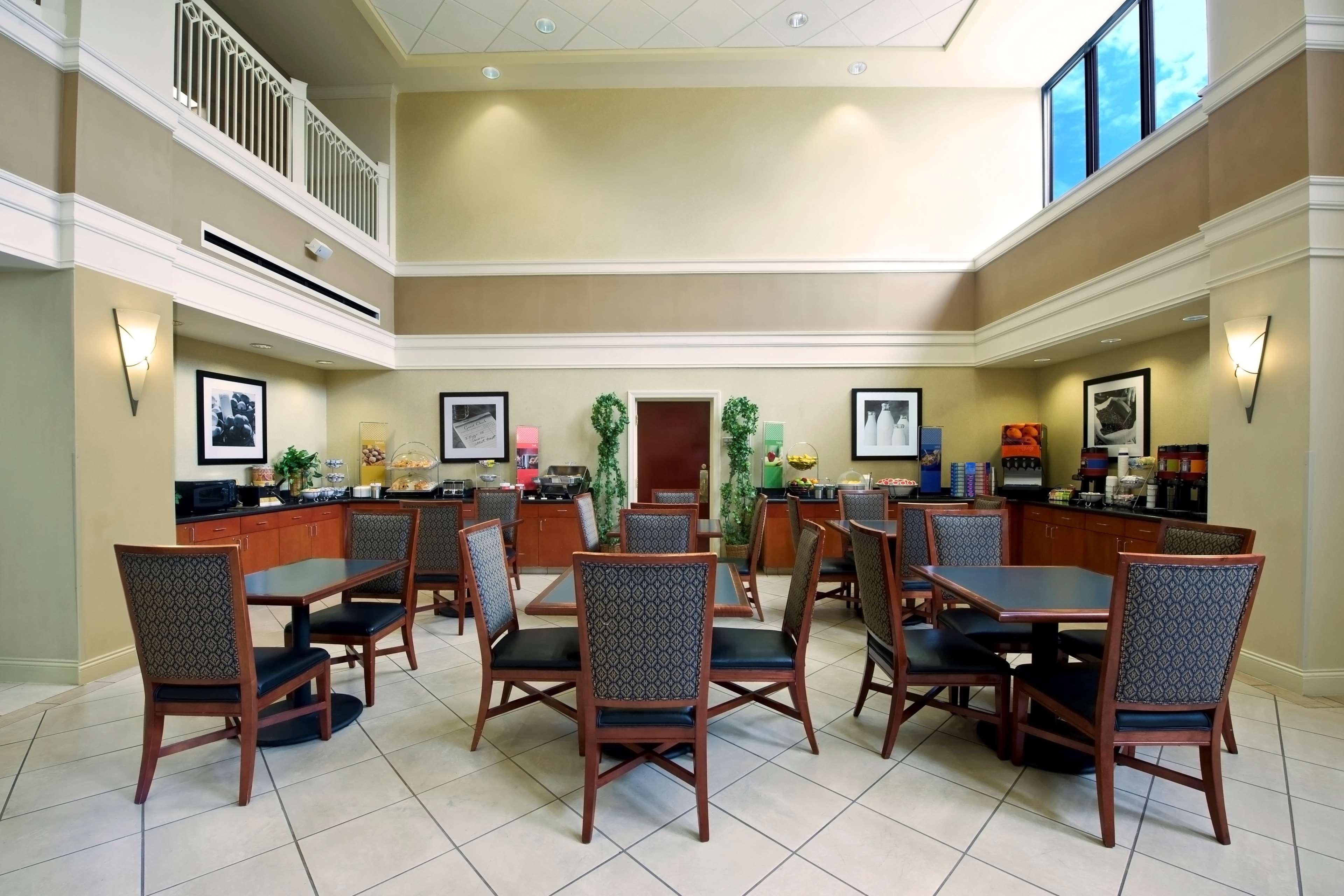 Hampton Inn & Suites-Atlanta Airport North-I-85 Hapeville Ресторан фото