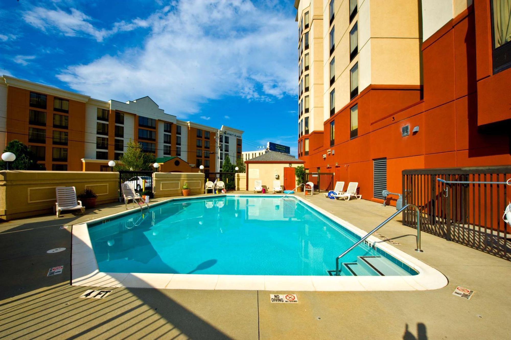 Hampton Inn & Suites-Atlanta Airport North-I-85 Hapeville Экстерьер фото