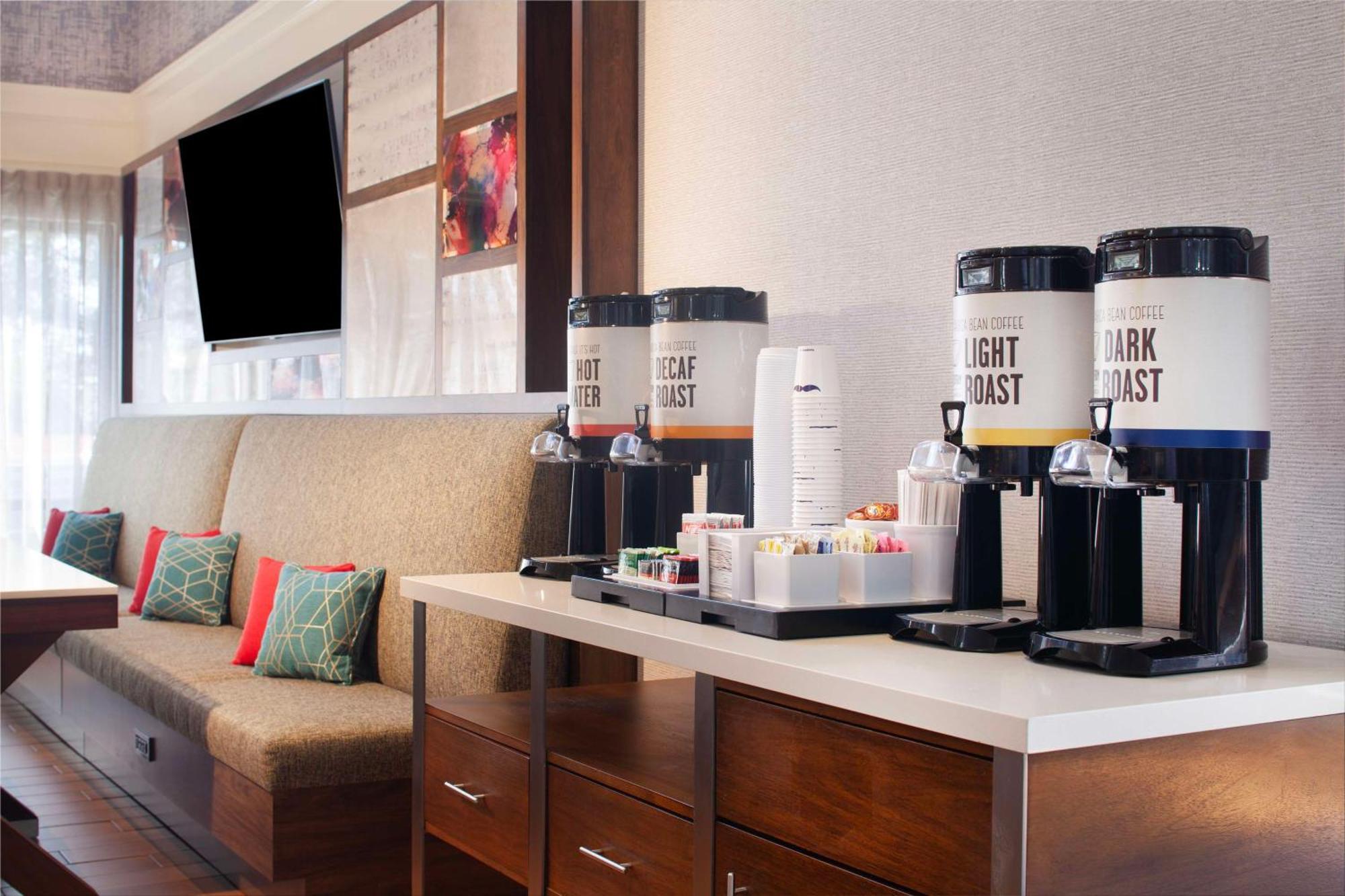 Hampton Inn & Suites-Atlanta Airport North-I-85 Hapeville Экстерьер фото